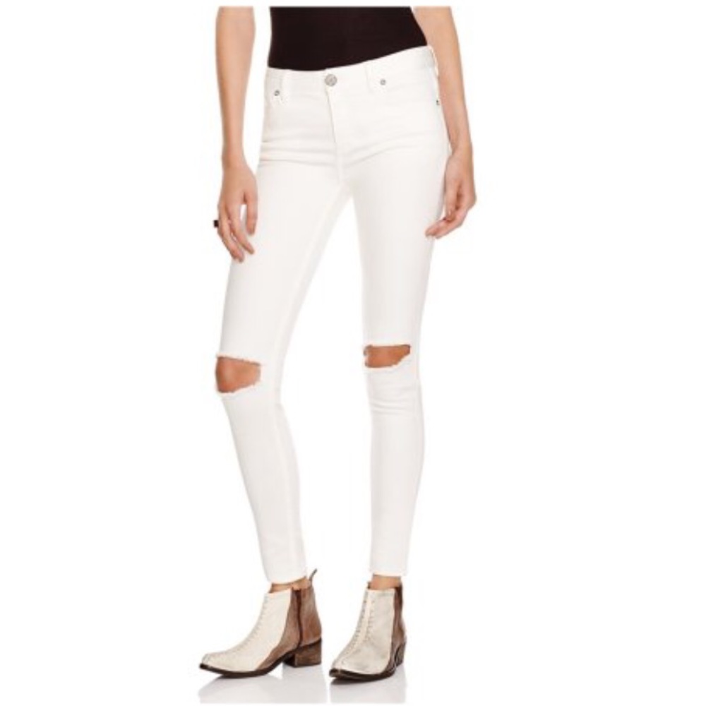 🎉Free People Distressed Jeans